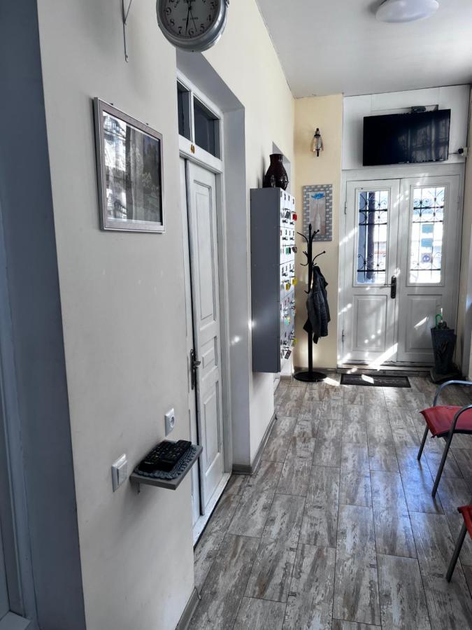 Tbil Home Hostel ティビリシ エクステリア 写真